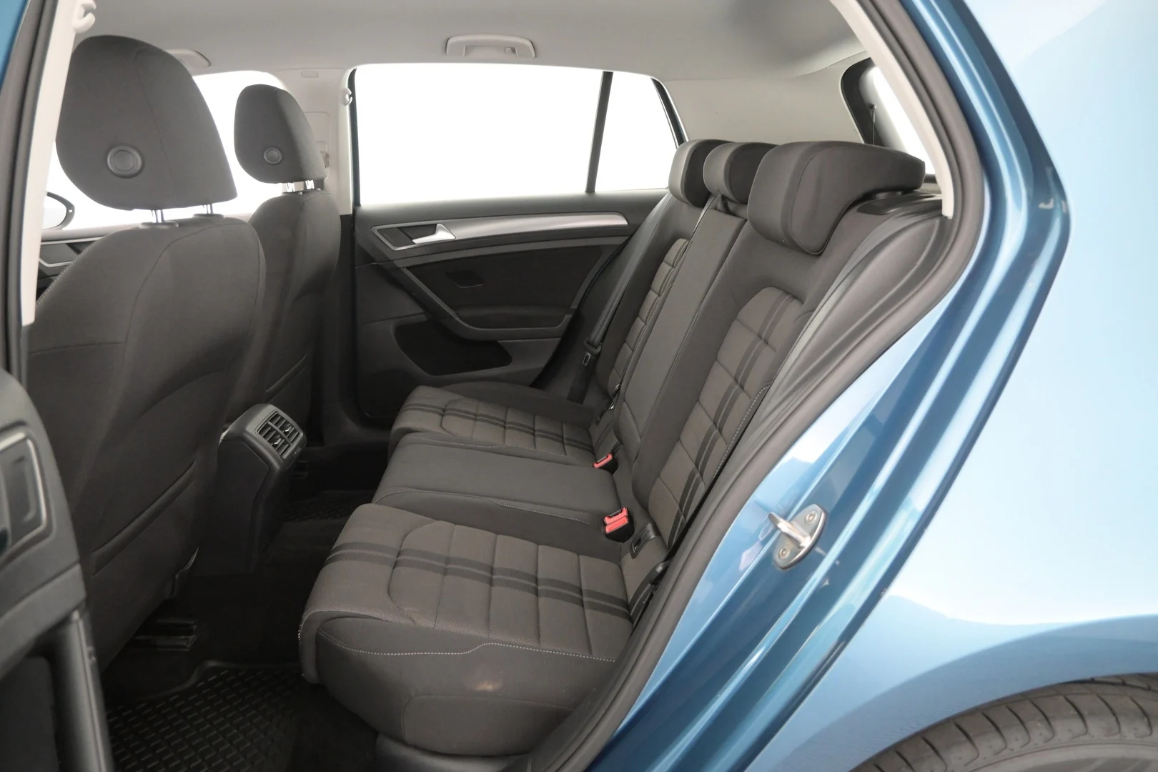 Car Image - 4lvWSzffC6HlW5YYu5w2St
