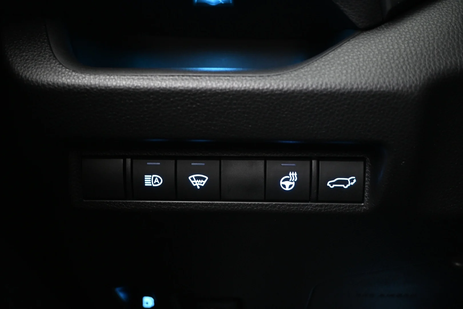 Car Image - 2Hk8FvHEap3zDJIghXbmst