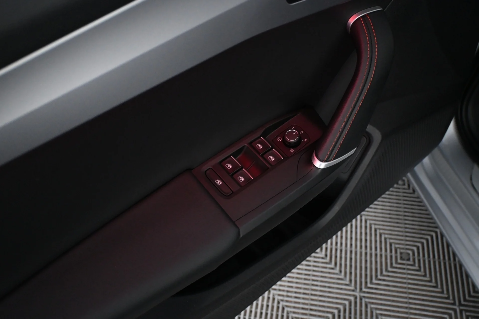 Car Image - 2Z5k1FVAMuK2oPpyyW2OJr