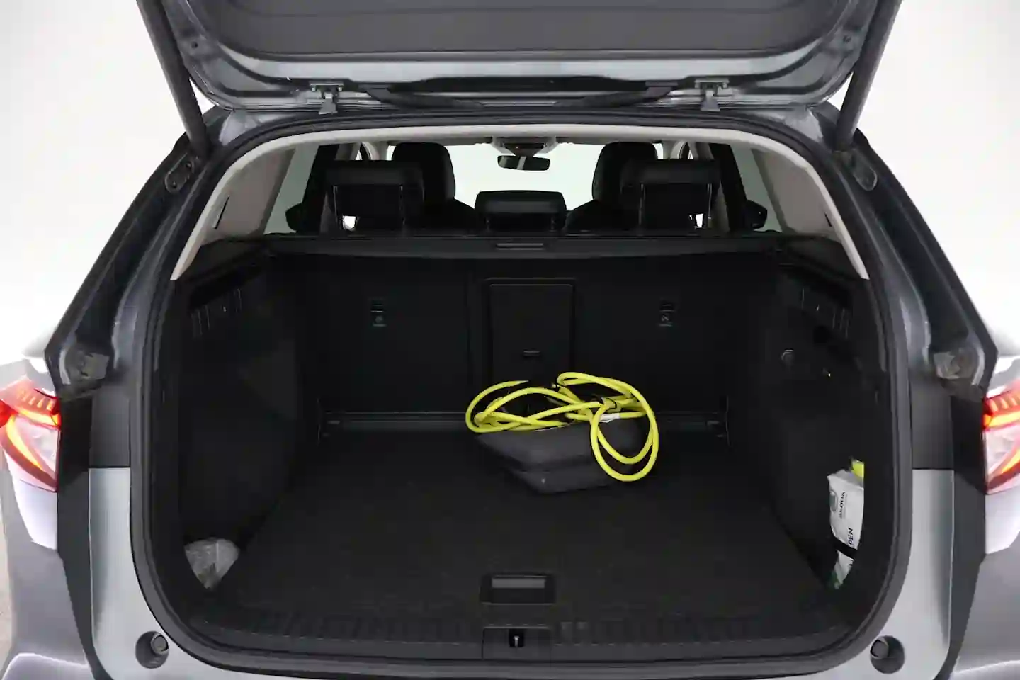 Car Image - 2k1pmQ7k6hpb9GOthuIof7