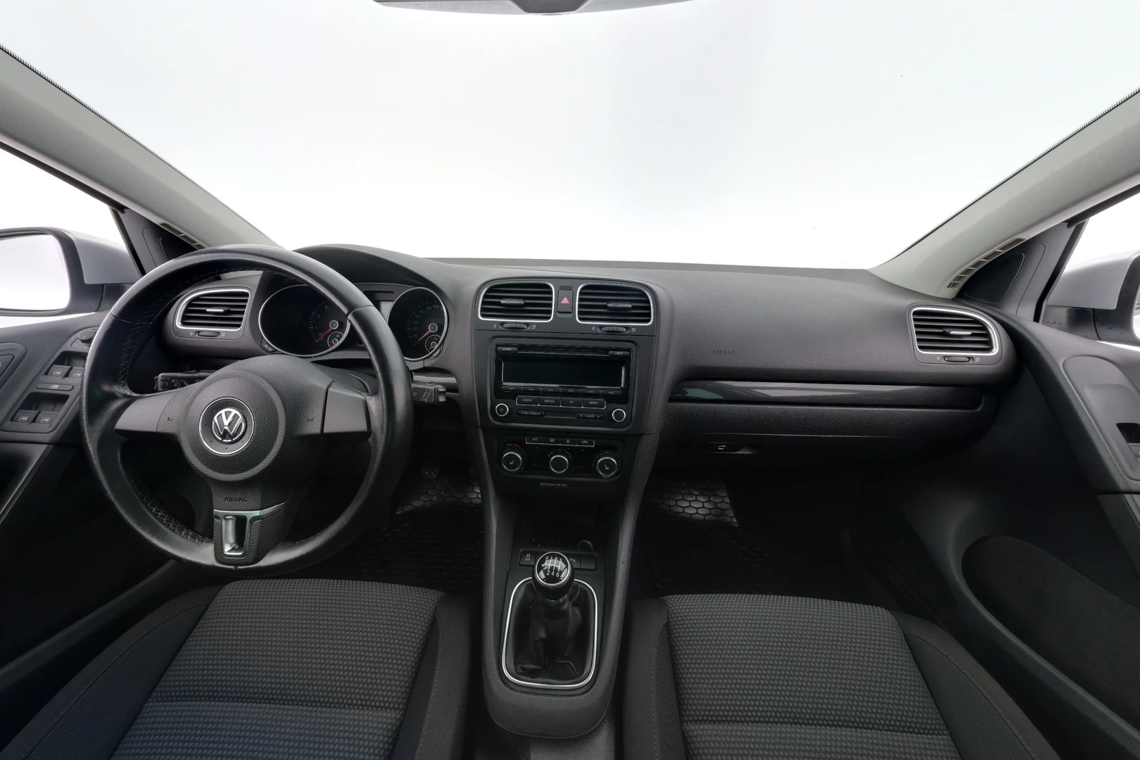 Car Image - 2usgDPVwMakDzvrrjnN9Lb