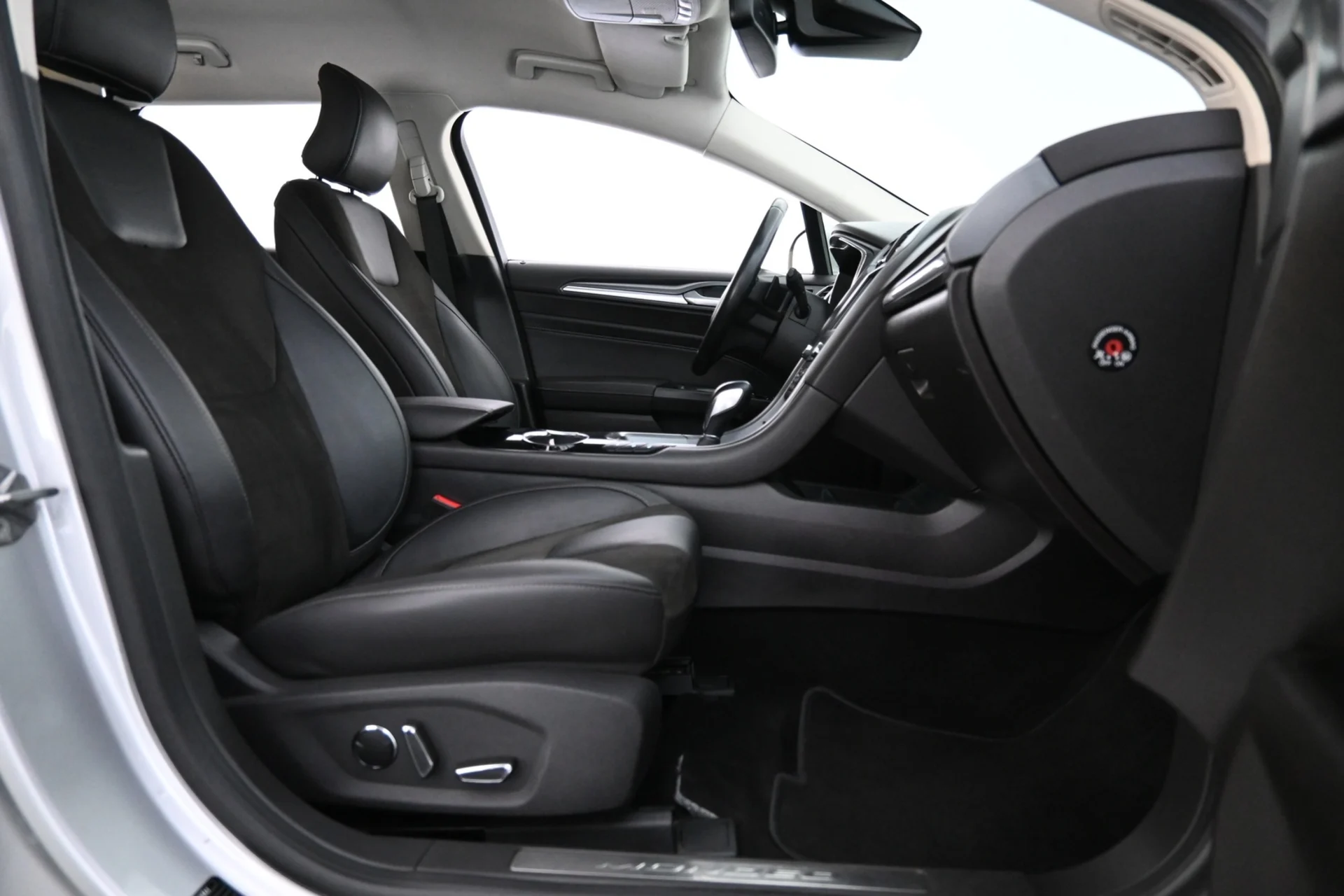 Car Image - 192CHfi37JWYLvfQ5SqNVE