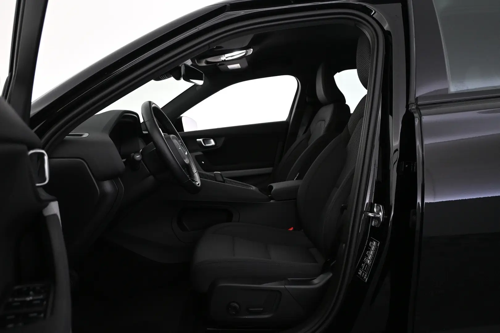 Car Image - 4I2KUS3kYxvm9J5lK5CHmW