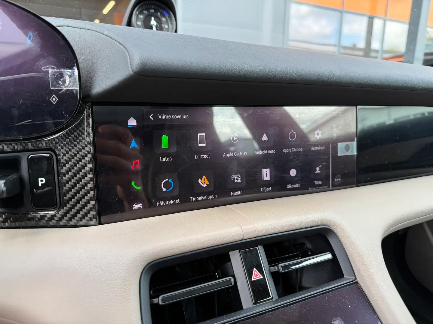 Car Image - BnGla9znFvewAZFFSoJXd