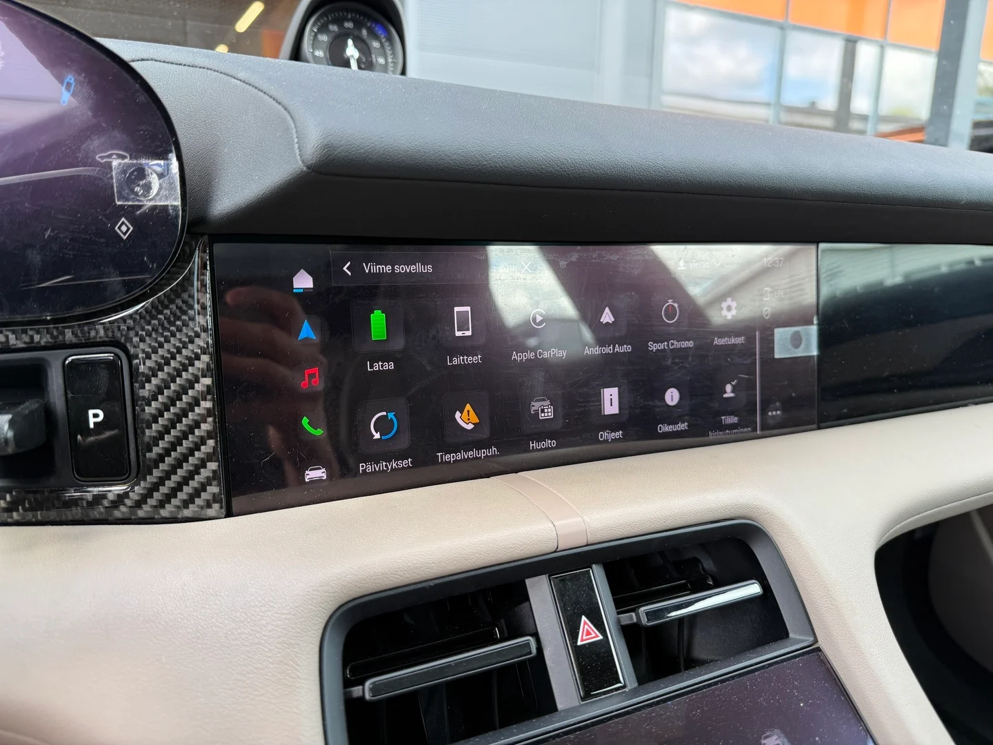 Car Image - BnGla9znFvewAZFFSoJXd