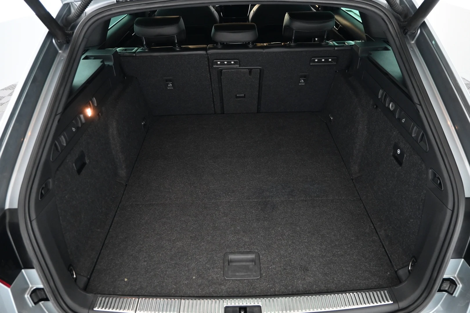 Car Image - 4DorlQxI2cwCwQVoO3kkqx