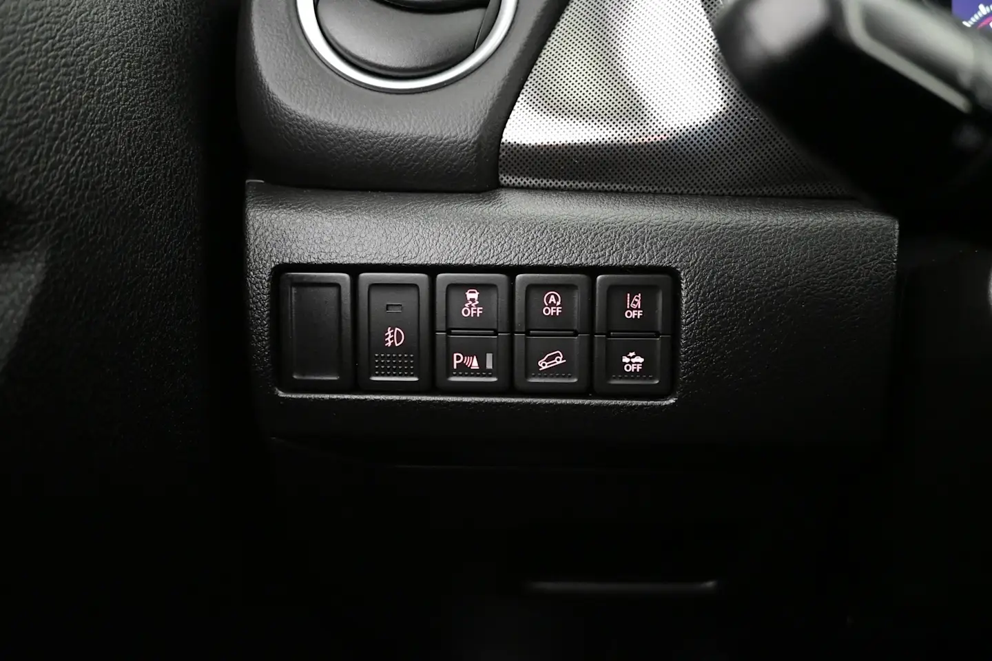 Car Image - 393NHazMXLg35TceCa4sGV