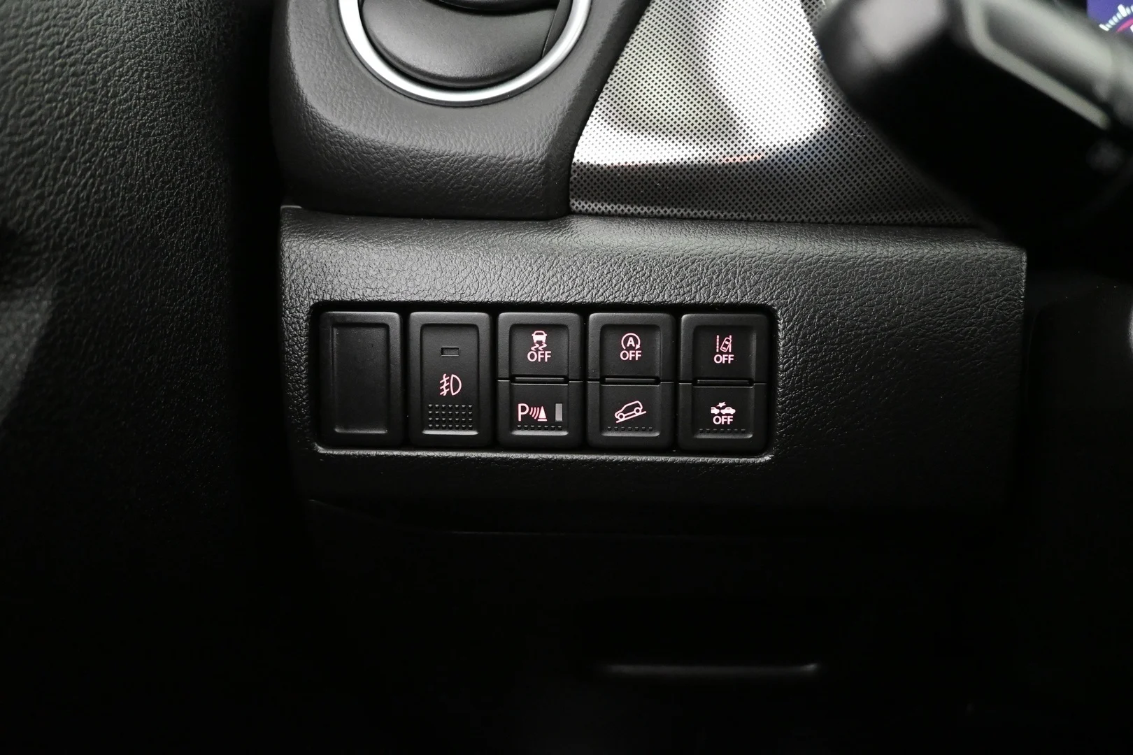 Car Image - 393NHazMXLg35TceCa4sGV
