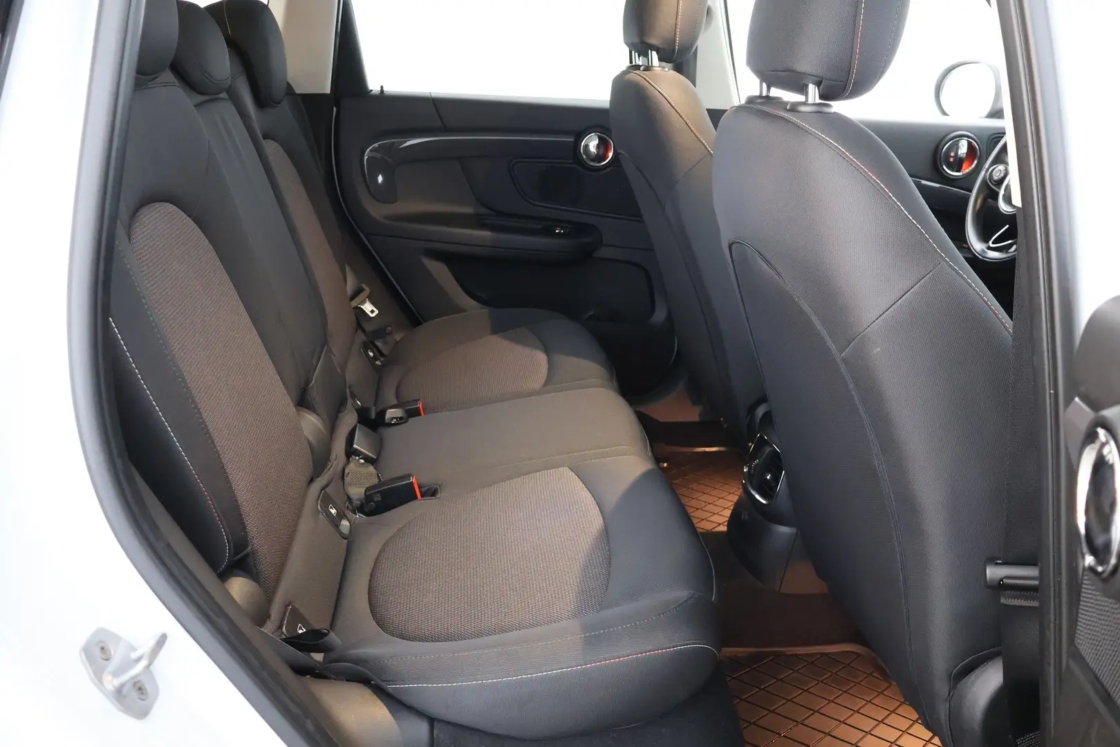 Car Image - XsRW4t33193iU7AcfeZys