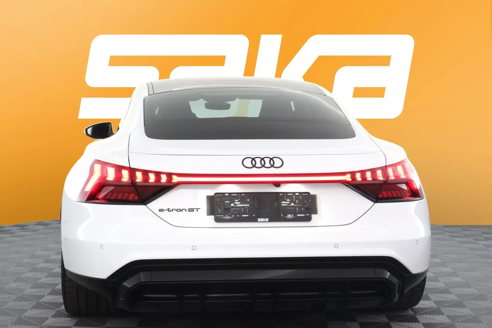Car Image - 1dnZDa7Gf26mg8YeYR7d3u