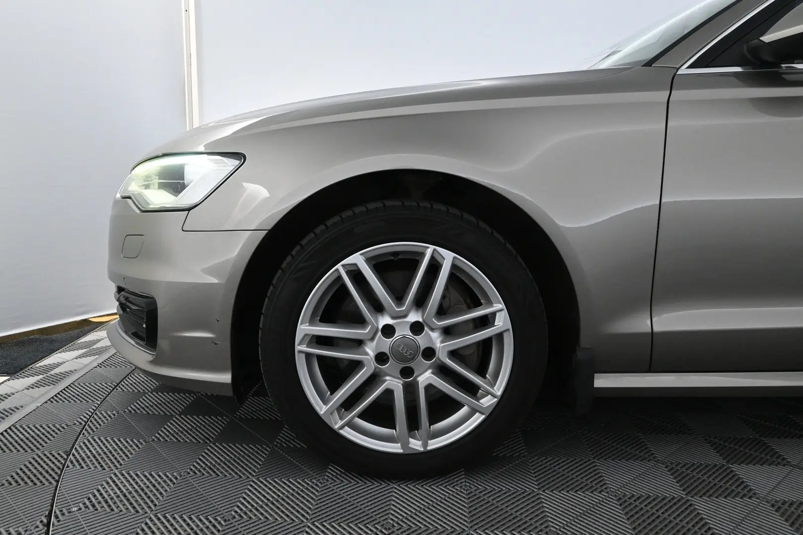 Car Image - 6V11CDQ2tbCqj8EPqGBcCs