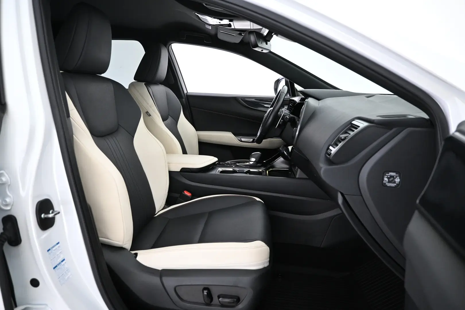 Car Image - 3dTeYeFuJuU6Z2q7yT8CzK