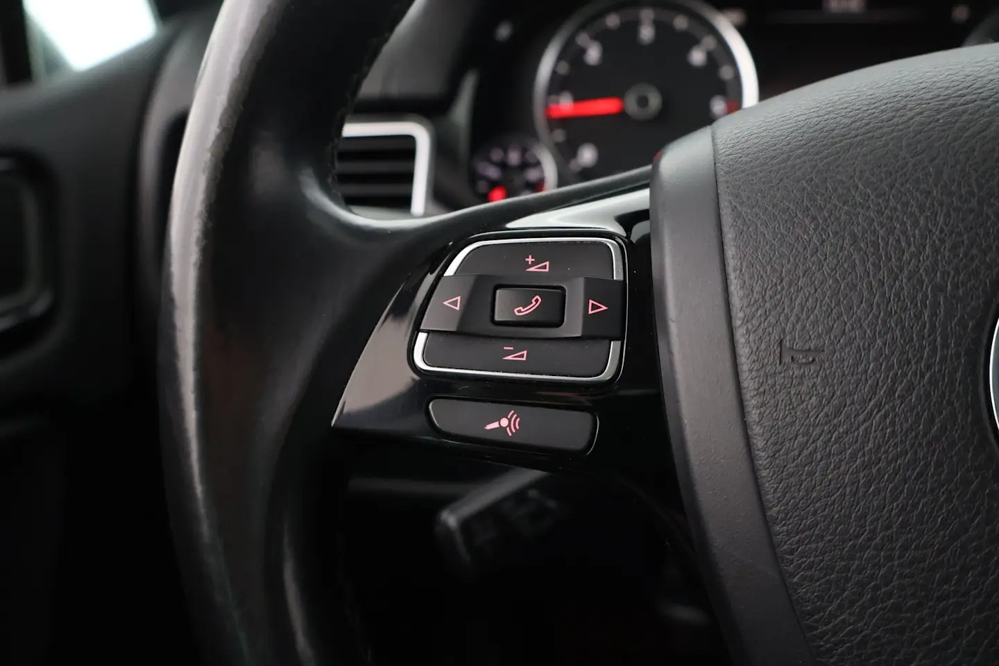 Car Image - 50bQSKPKUdplPkw9hT5JTe