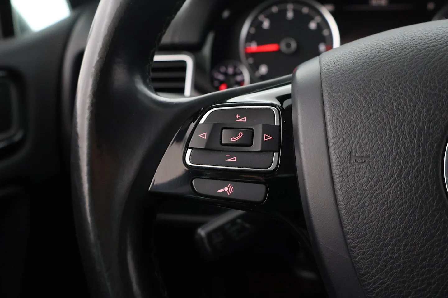 Car Image - 50bQSKPKUdplPkw9hT5JTe
