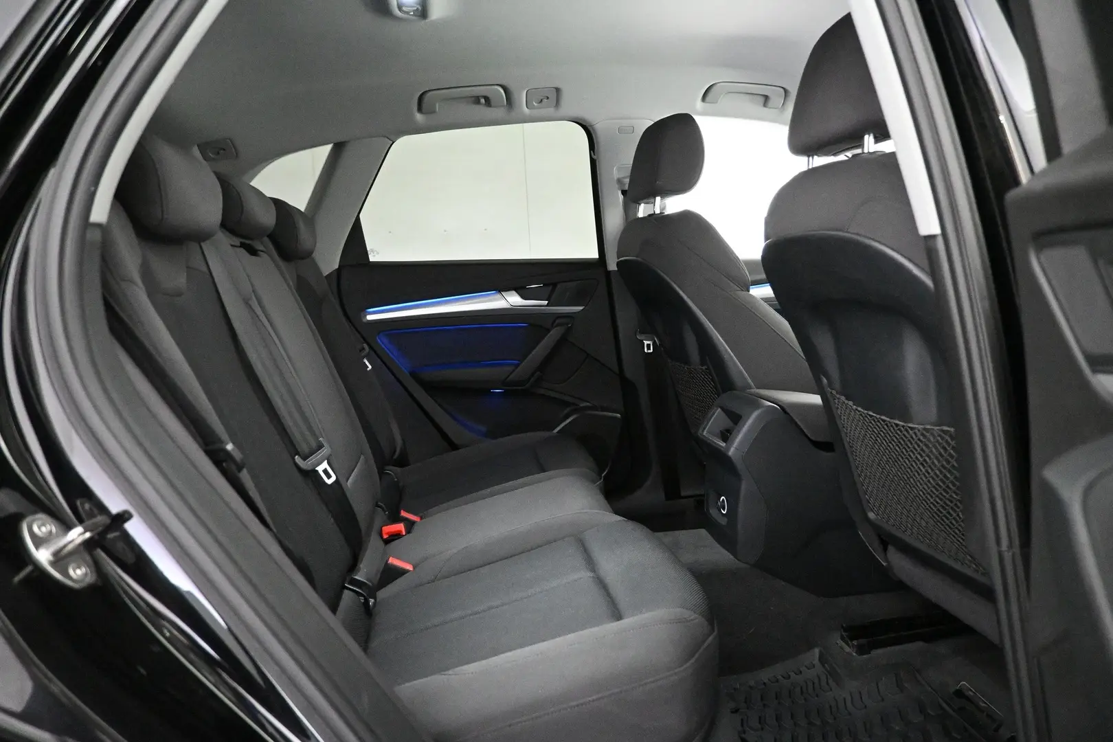 Car Image - 5XfgLplBDvUcwVub8q5bJD