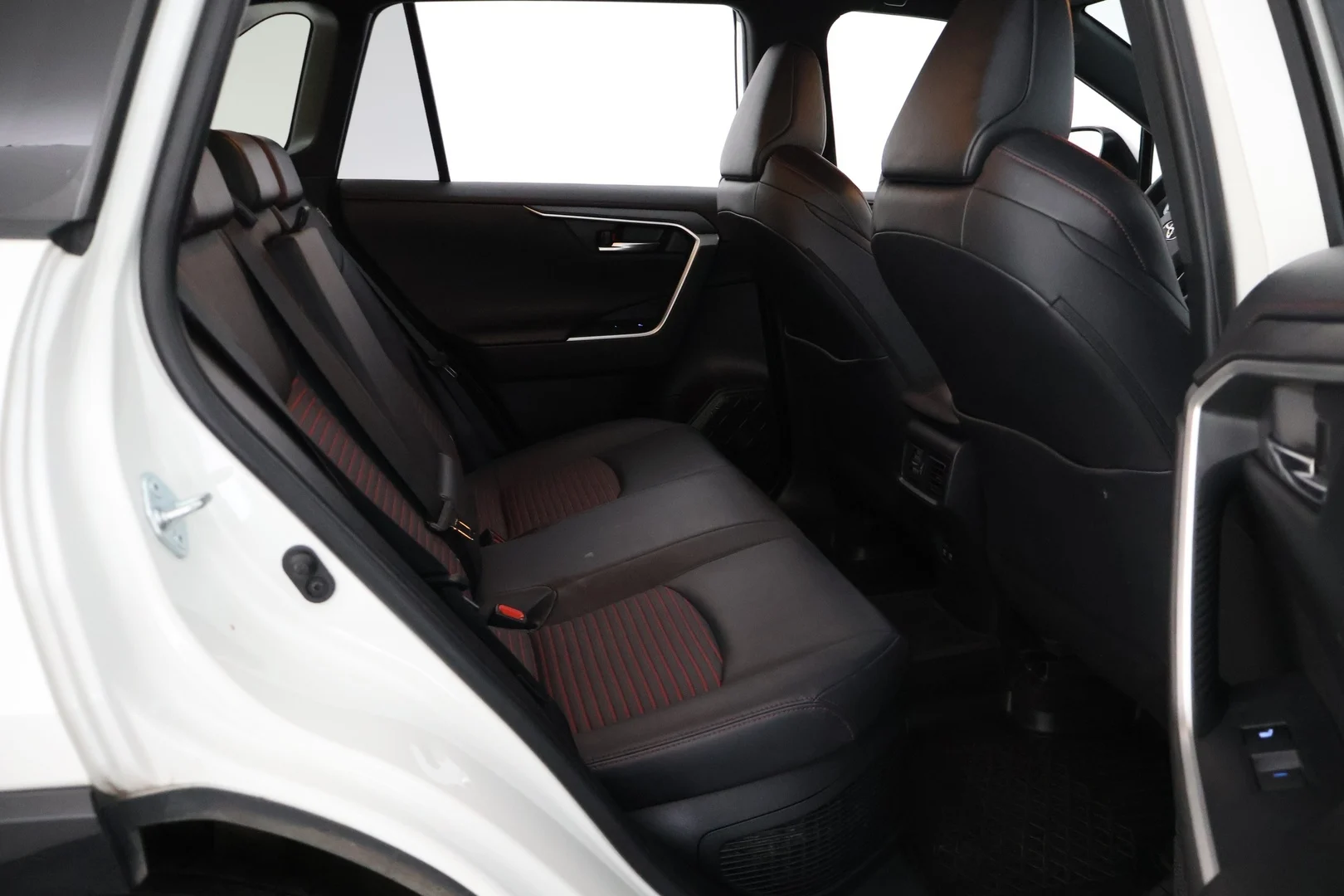 Car Image - 1ozj4ATg4jJf6BDxFAYGkY