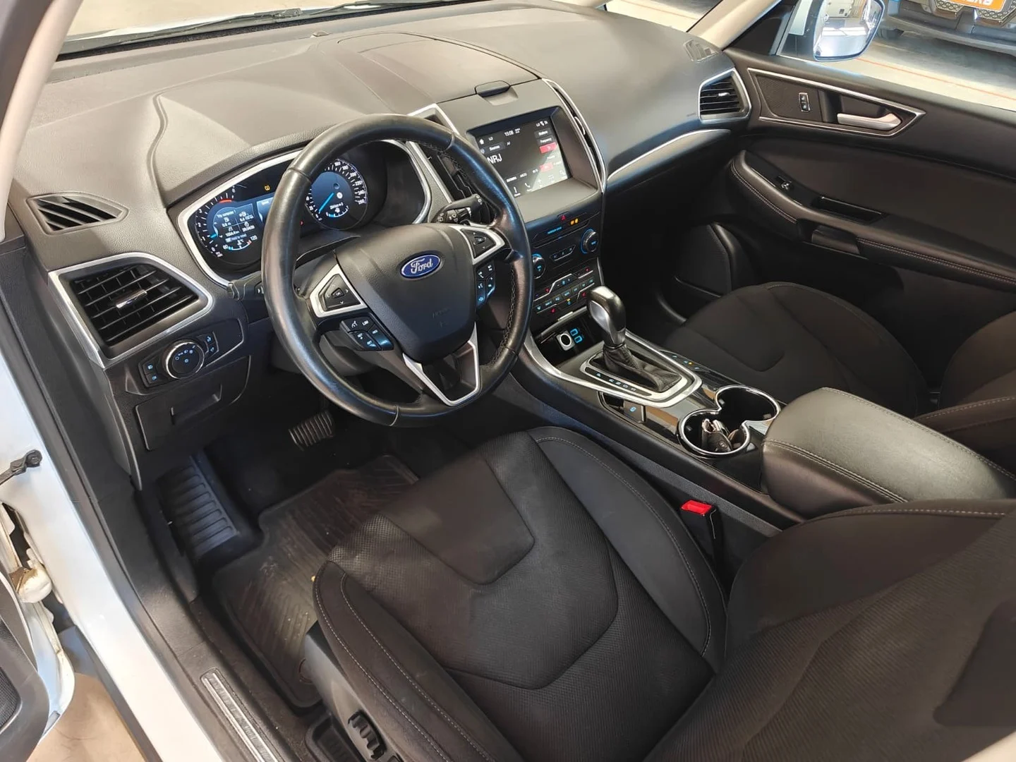 Car Image - bAo5caeL3b3eIEMPE7T9V