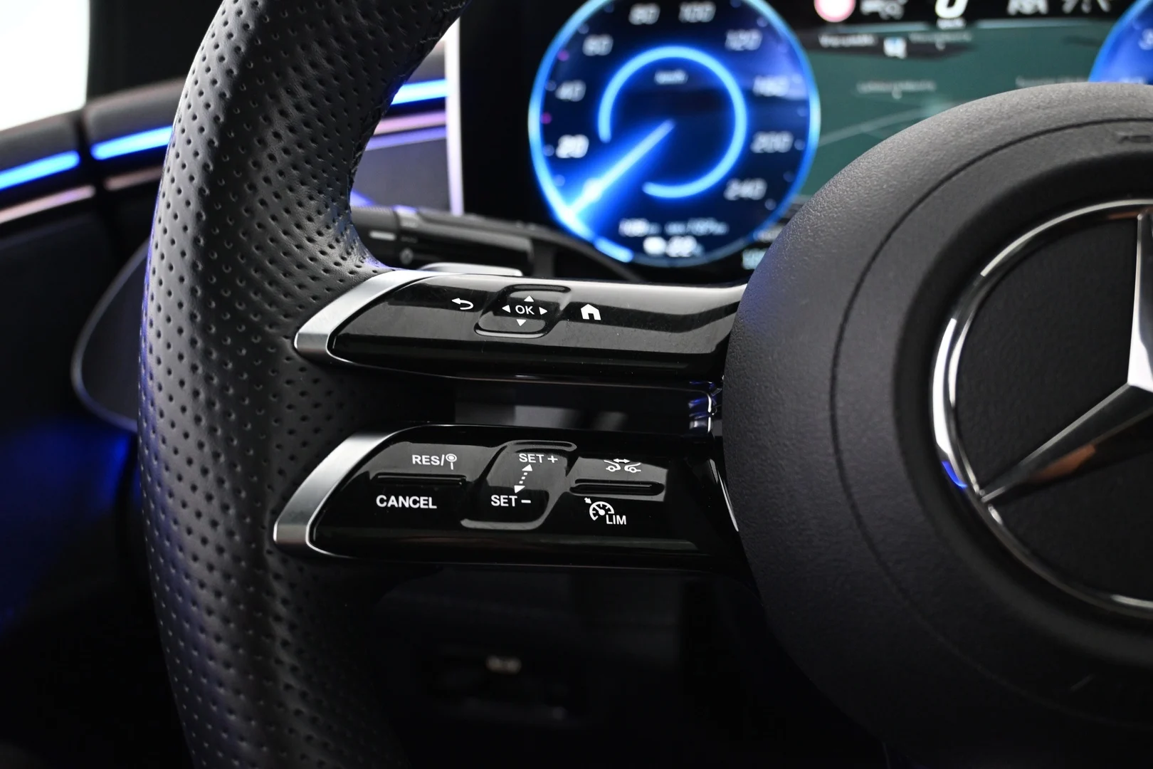 Car Image - 6styUxemrcVpNZdDHmrpHT