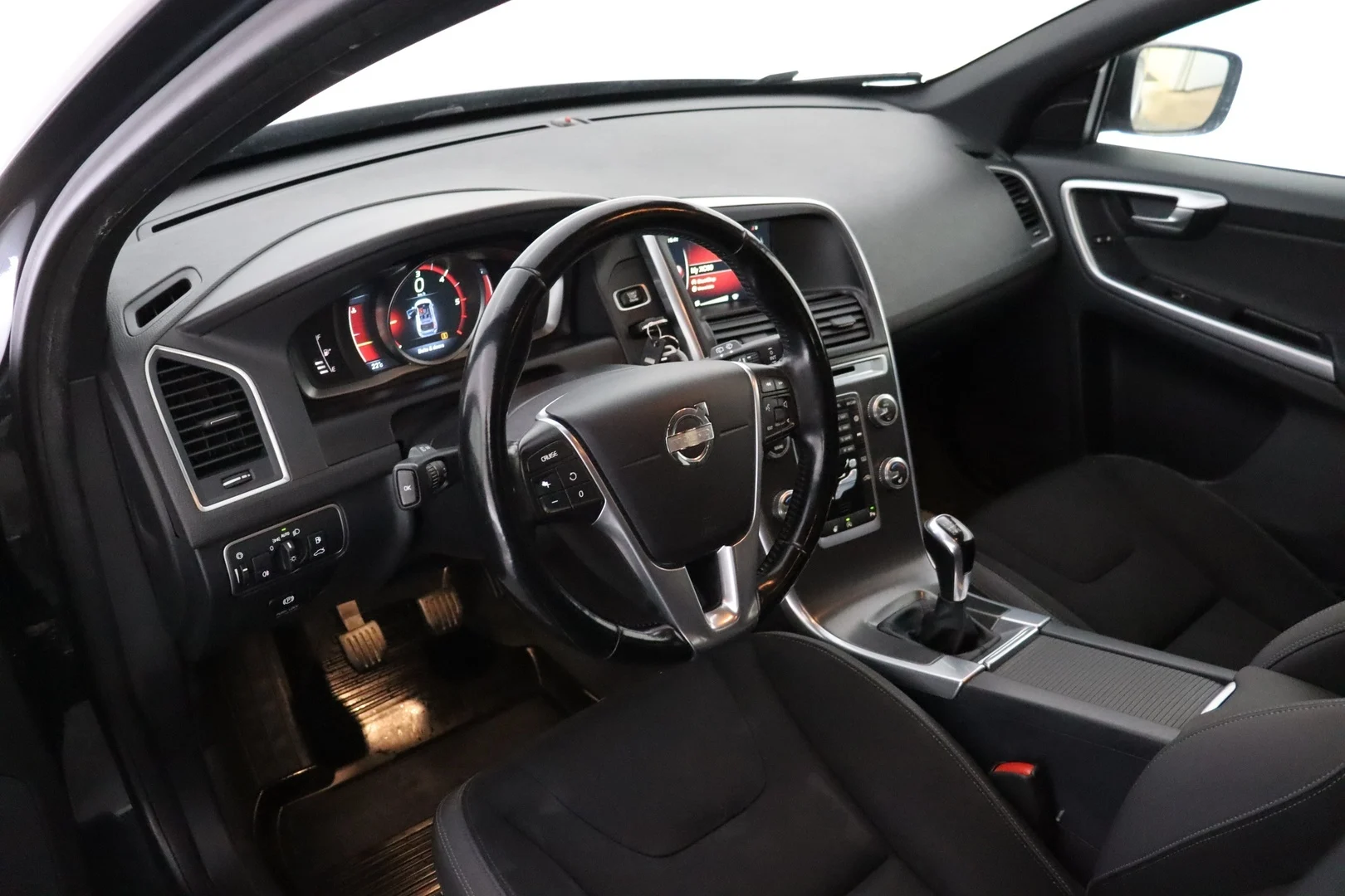 Car Image - 7FyLCbgmTUTL8XwIcixAcN
