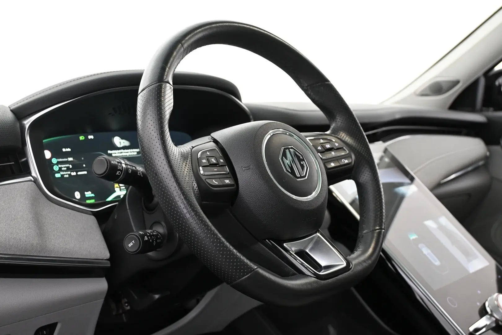 Car Image - 58hUx8bsjXPiB9Y279HqEH