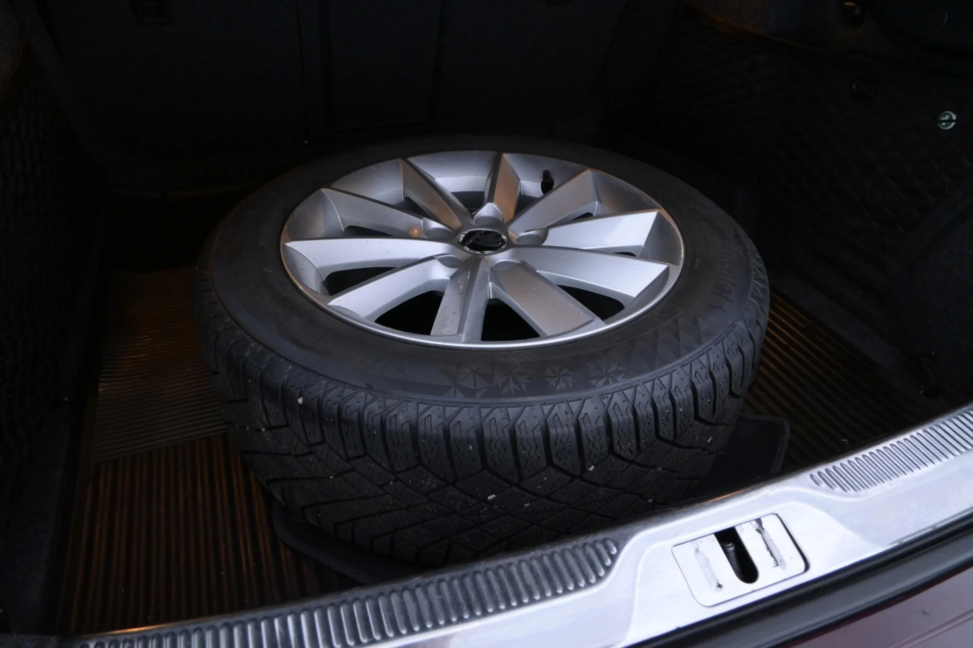 Car Image - 2l4oCtjPblXcC3G3tZ9J1y