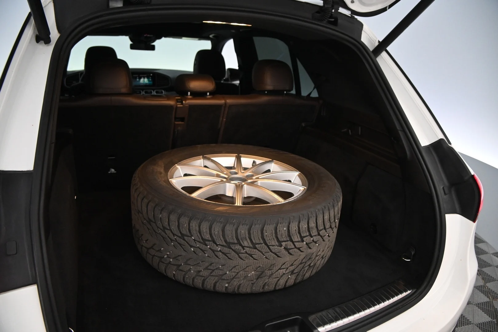Car Image - 3D5fKcLzSTpk8OKlaDreCY