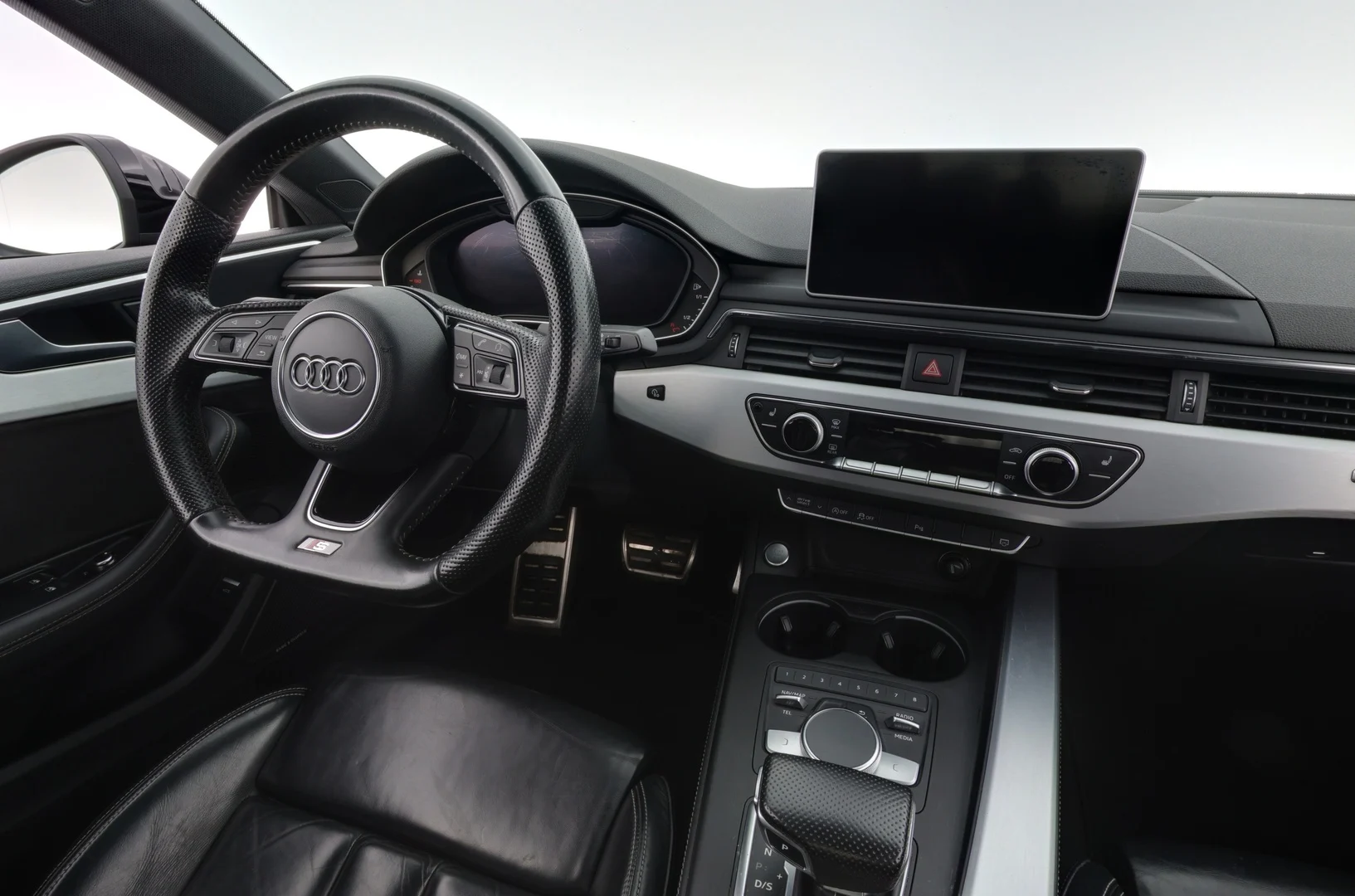 Car Image - 6TQlLY1hvzzeoMHQc2jJX0