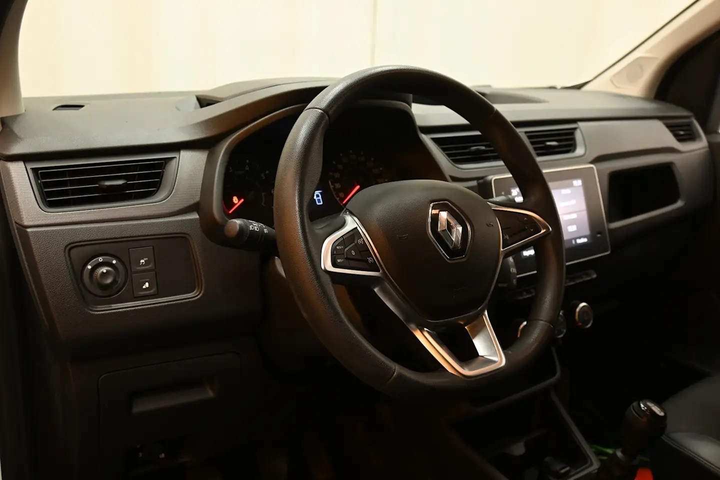 Car Image - 4yDM0DdlgmRFnTACMuXgQJ