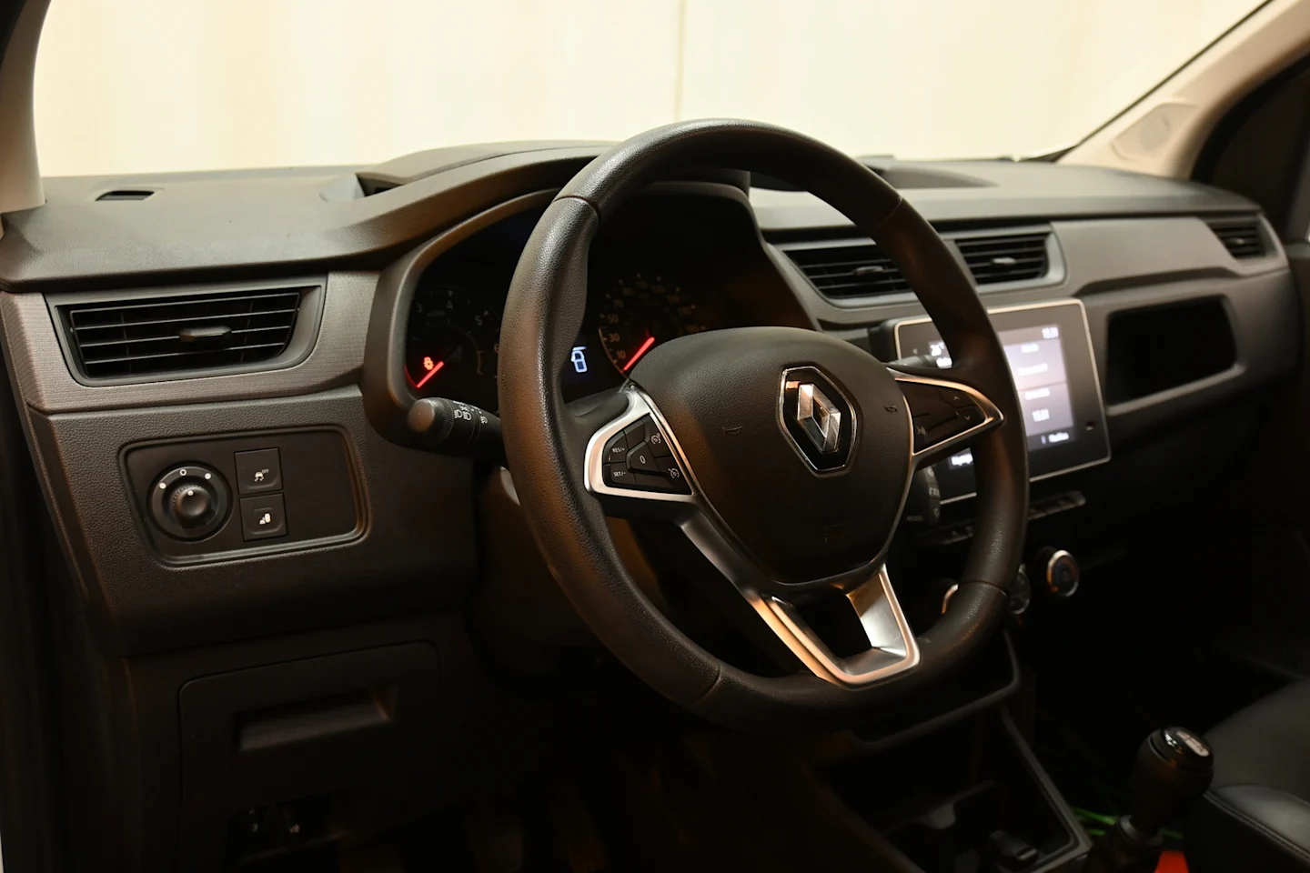 Car Image - 4yDM0DdlgmRFnTACMuXgQJ