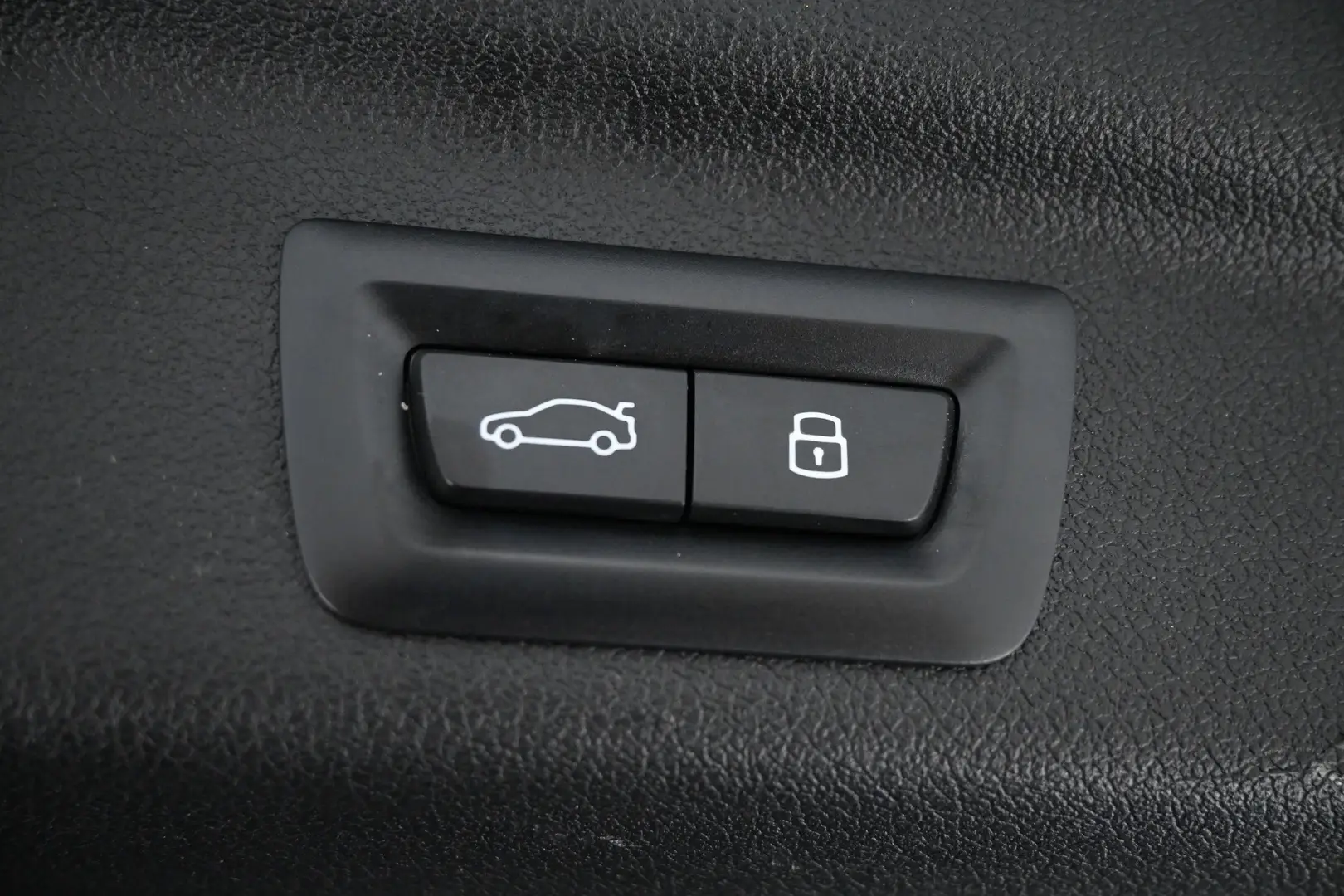Car Image - 7bk4oTvp6eH3MgJbiqWiLa