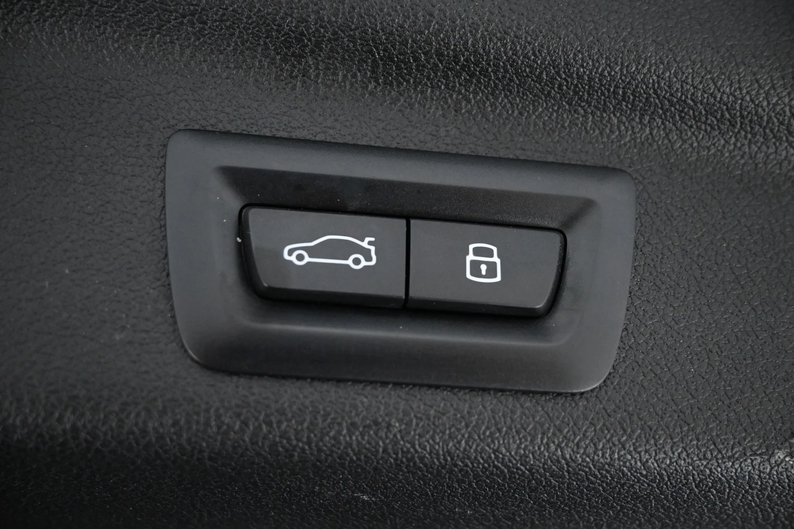 Car Image - 7bk4oTvp6eH3MgJbiqWiLa