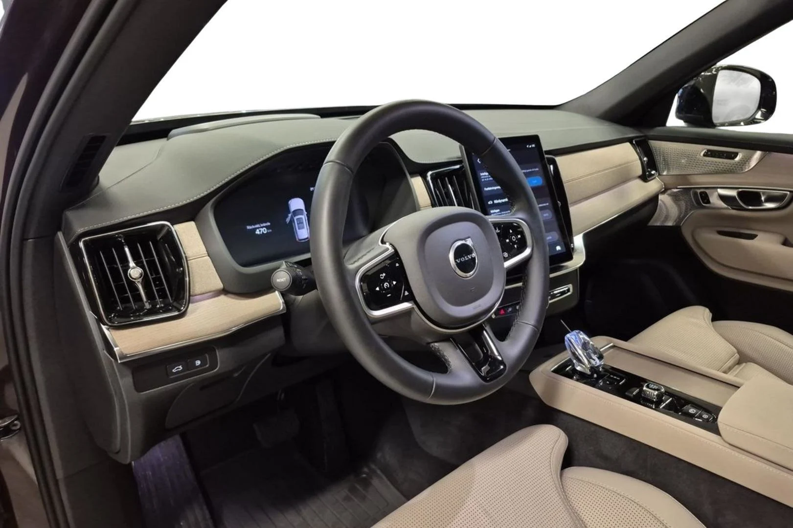 Car Image - 3mvXNYOAlUUGKcxtIUkYb4