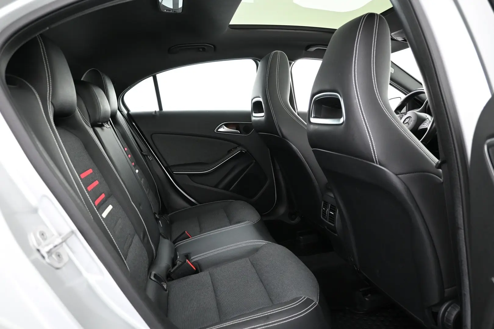 Car Image - 5G3spXUHXqz8JiZ7MhDRyx