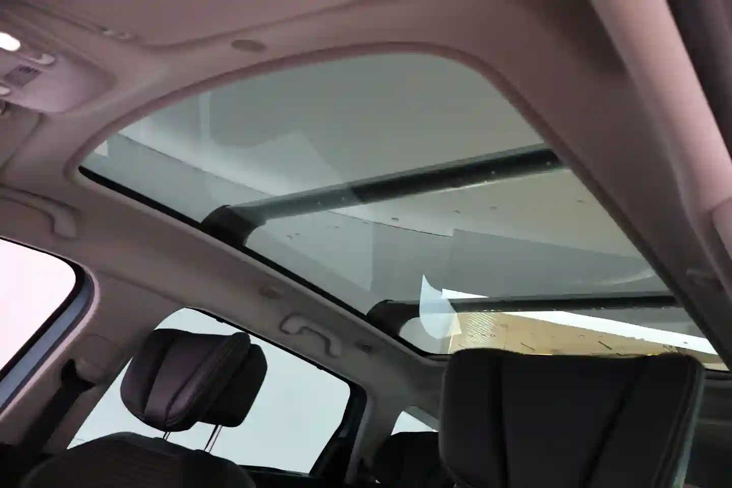 Car Image - FkRnbxb06chVx4R8wmGJx
