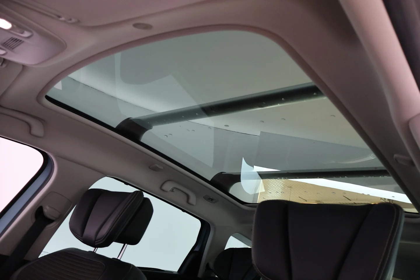 Car Image - FkRnbxb06chVx4R8wmGJx
