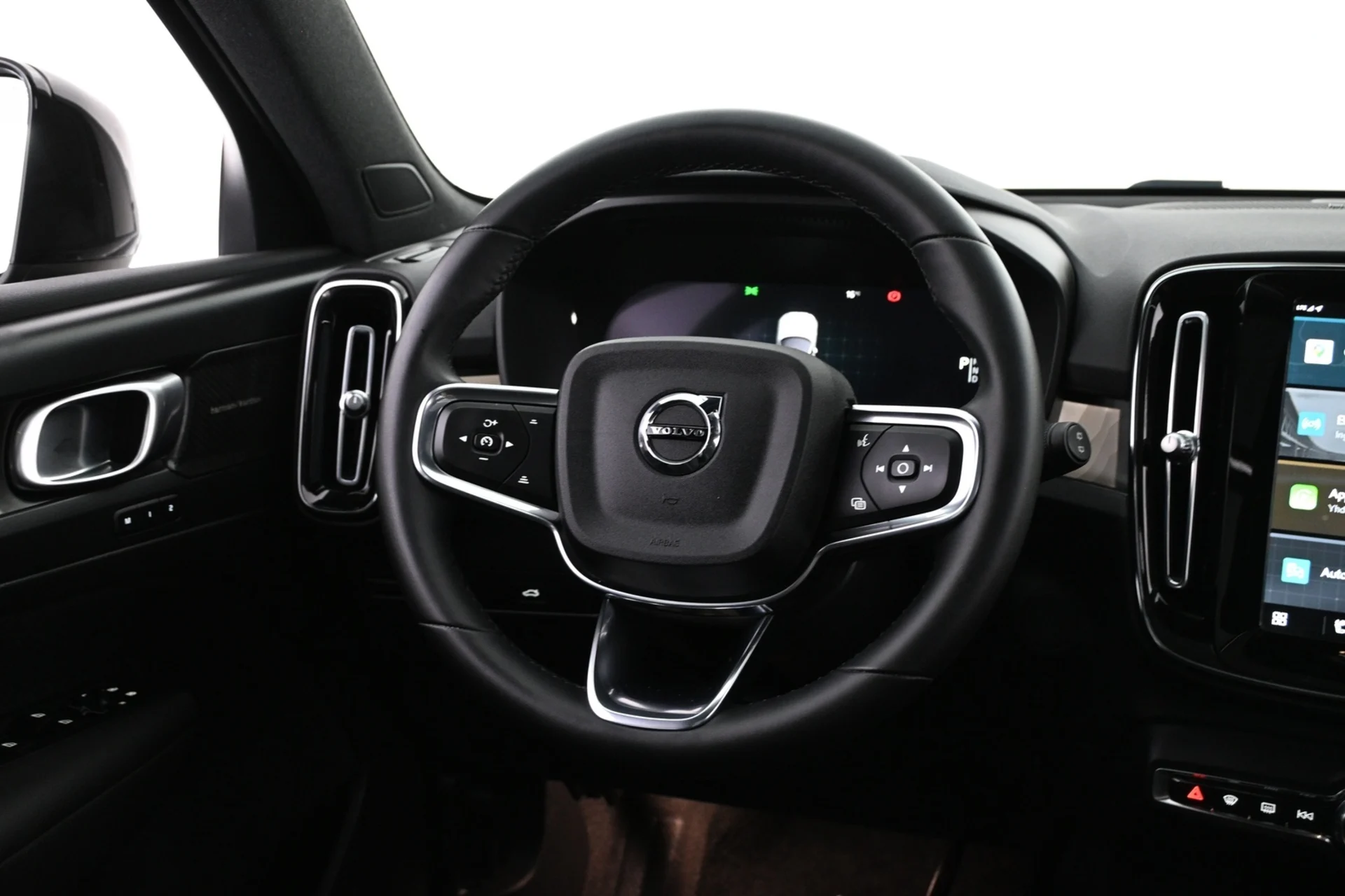 Car Image - 1luzKeOXComeMJFng3RC7Z