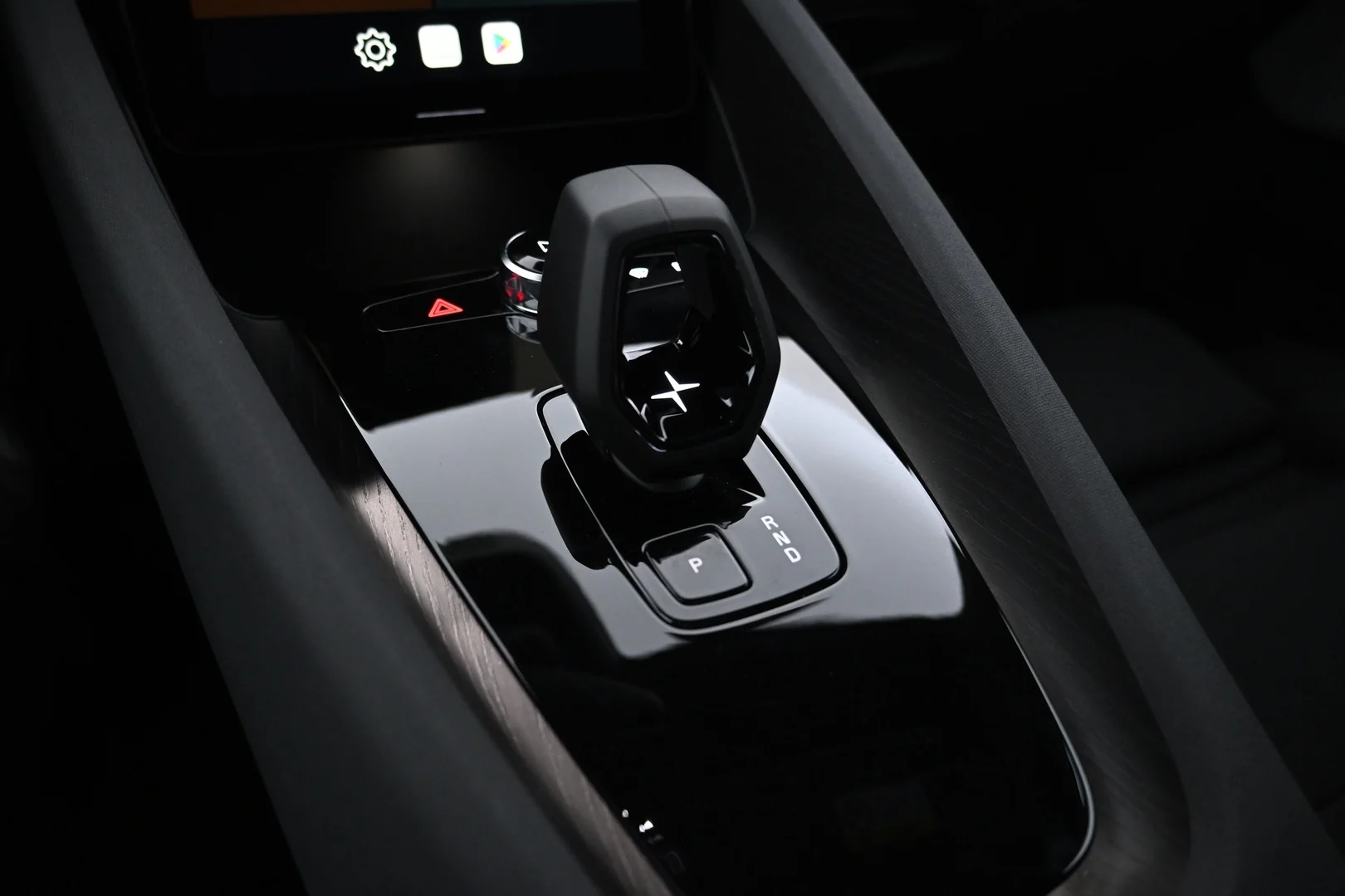 Car Image - zH1b21eXxOCvt4725u8QZ