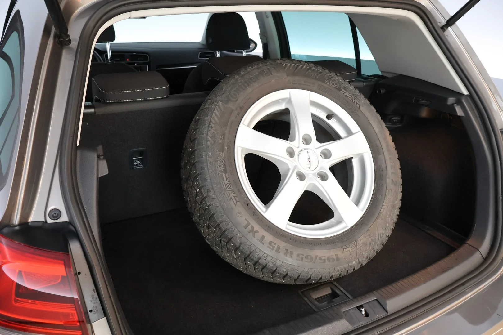 Car Image - 75FPxitWmI8EO70C0Ty2N