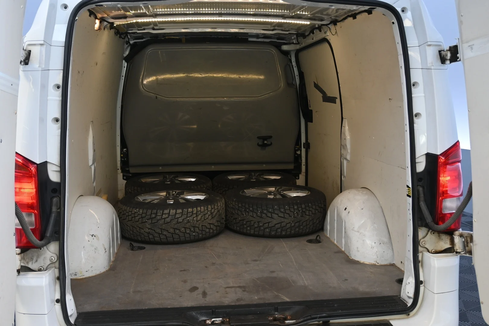 Car Image - 79Aa1GxoOSsGzbkKZv2GAo