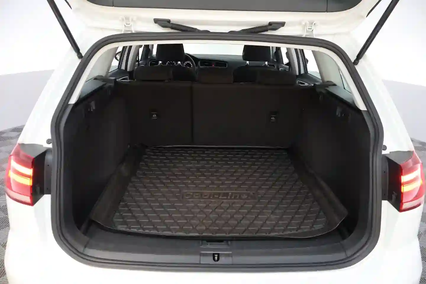 Car Image - 4AYP1CaSM4n4s7hI4whzLO