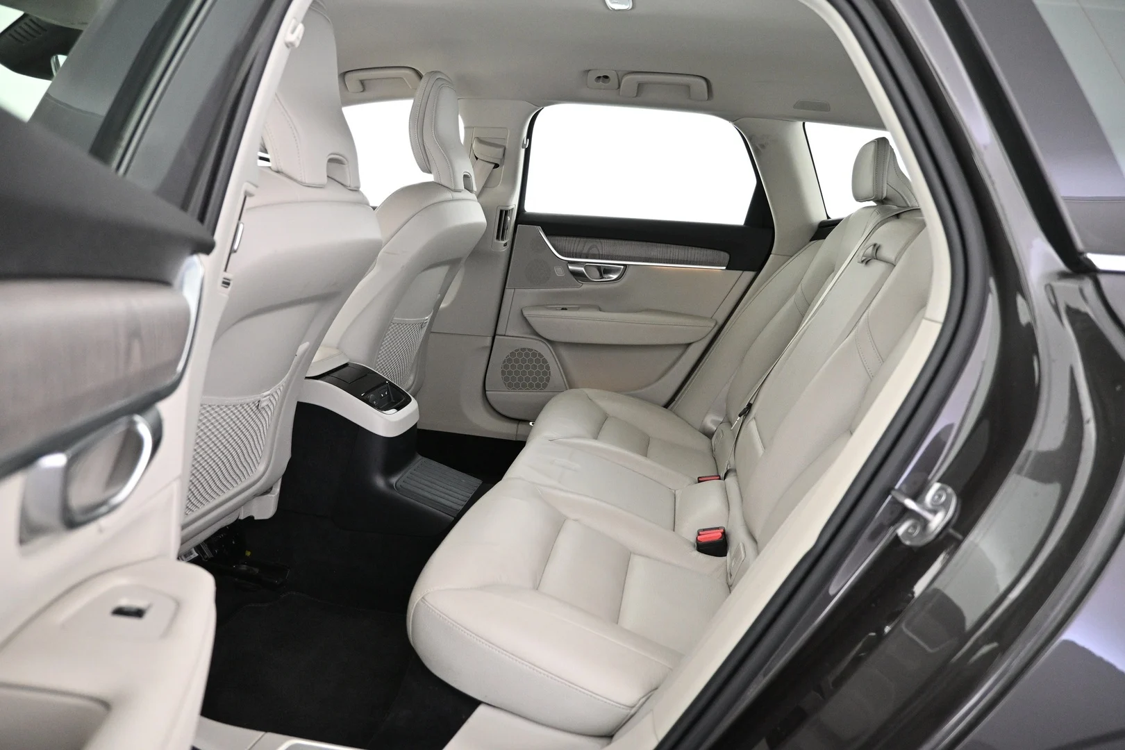Car Image - 1poM6ld5W9qUoDDzLonBj6