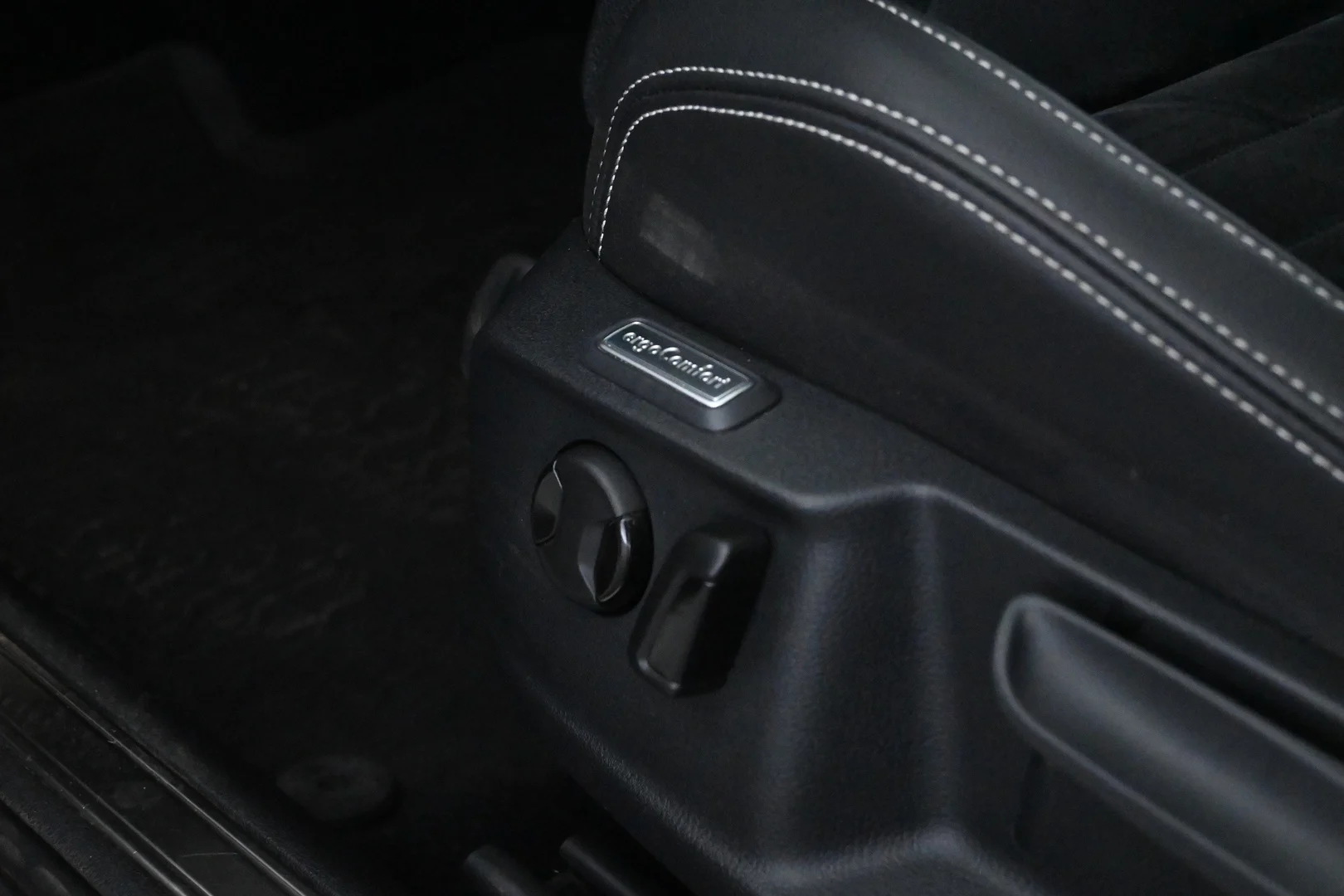Car Image - 2q1WqLVp3qO2wru4aSn1Az