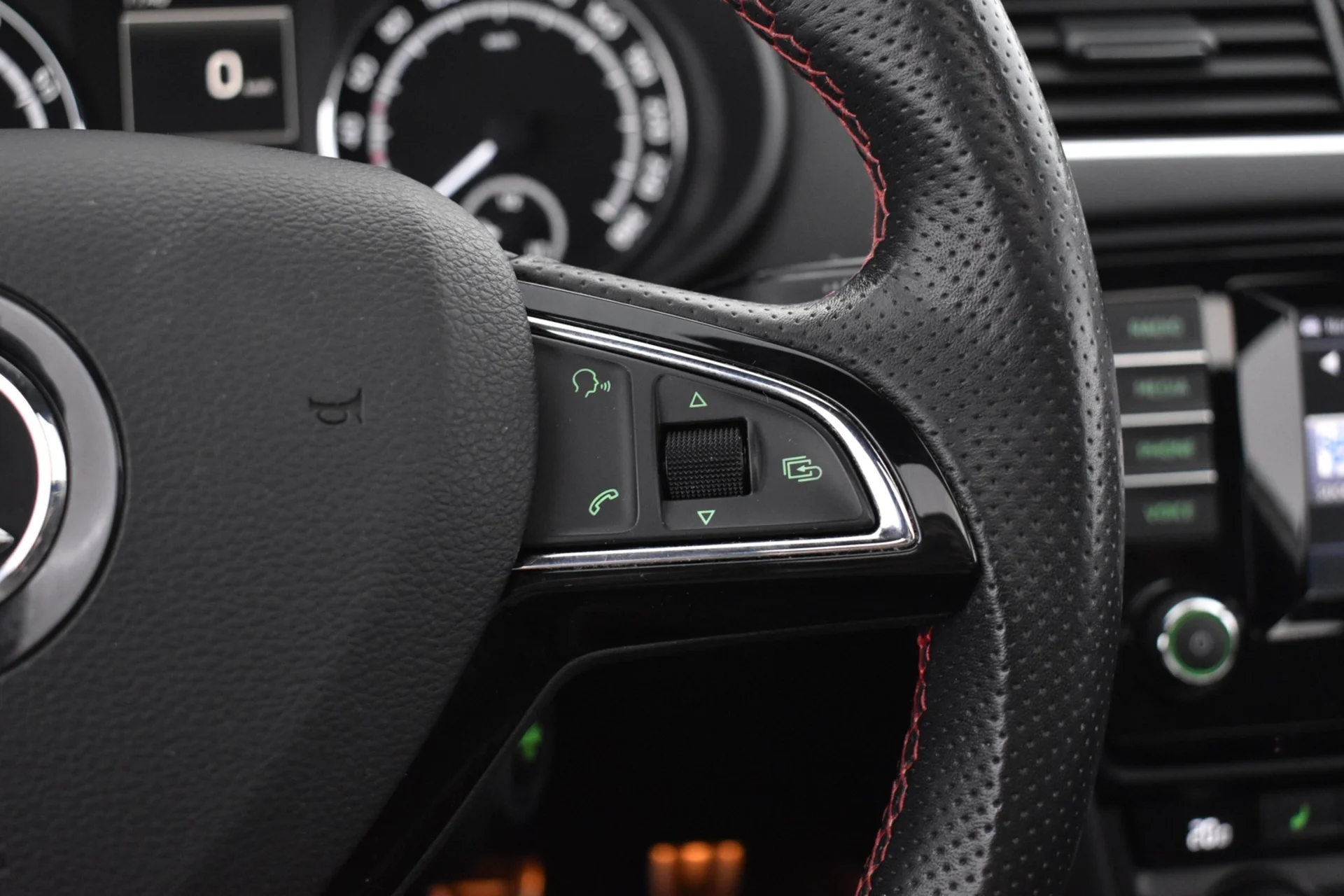 Car Image - 4qOYpgaHvDrwNu5xMOXfRt