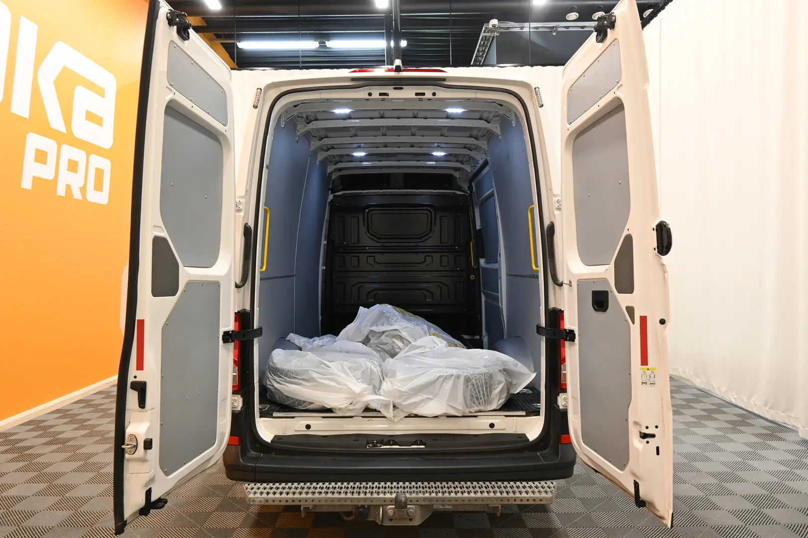 Car Image - 1aqIRaPgOkw7AQbV5udOfu