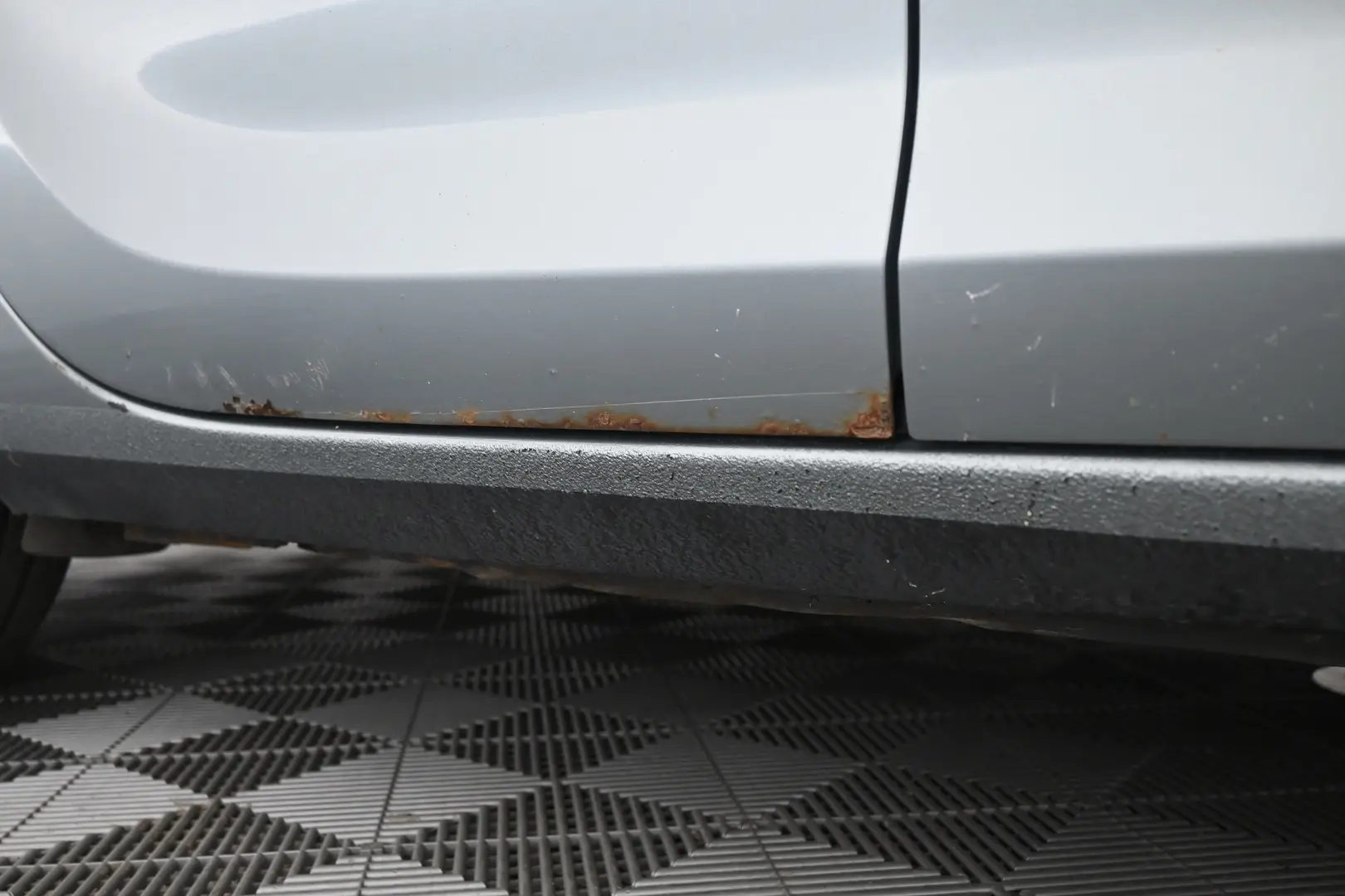 Car Image - 5kIZbr6xlzjHoZORfNDLzn