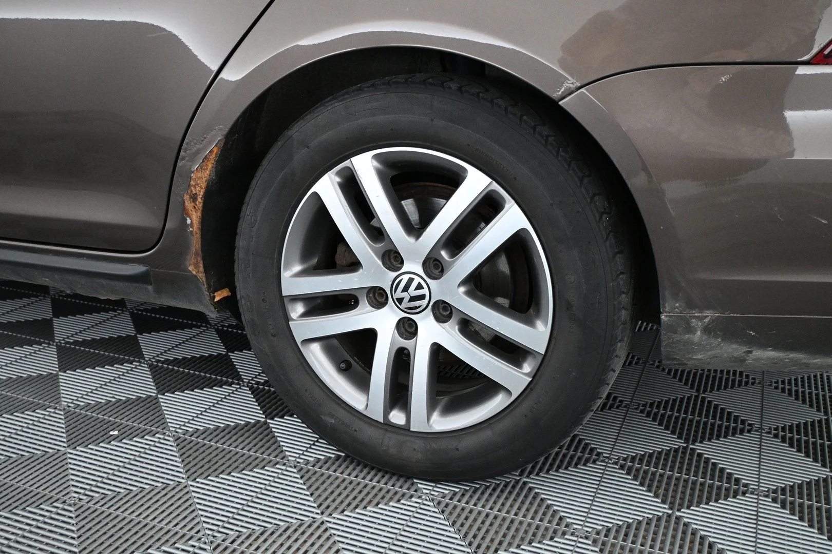 Car Image - 4gqNvrQbr5VGrOBVrMsV3k