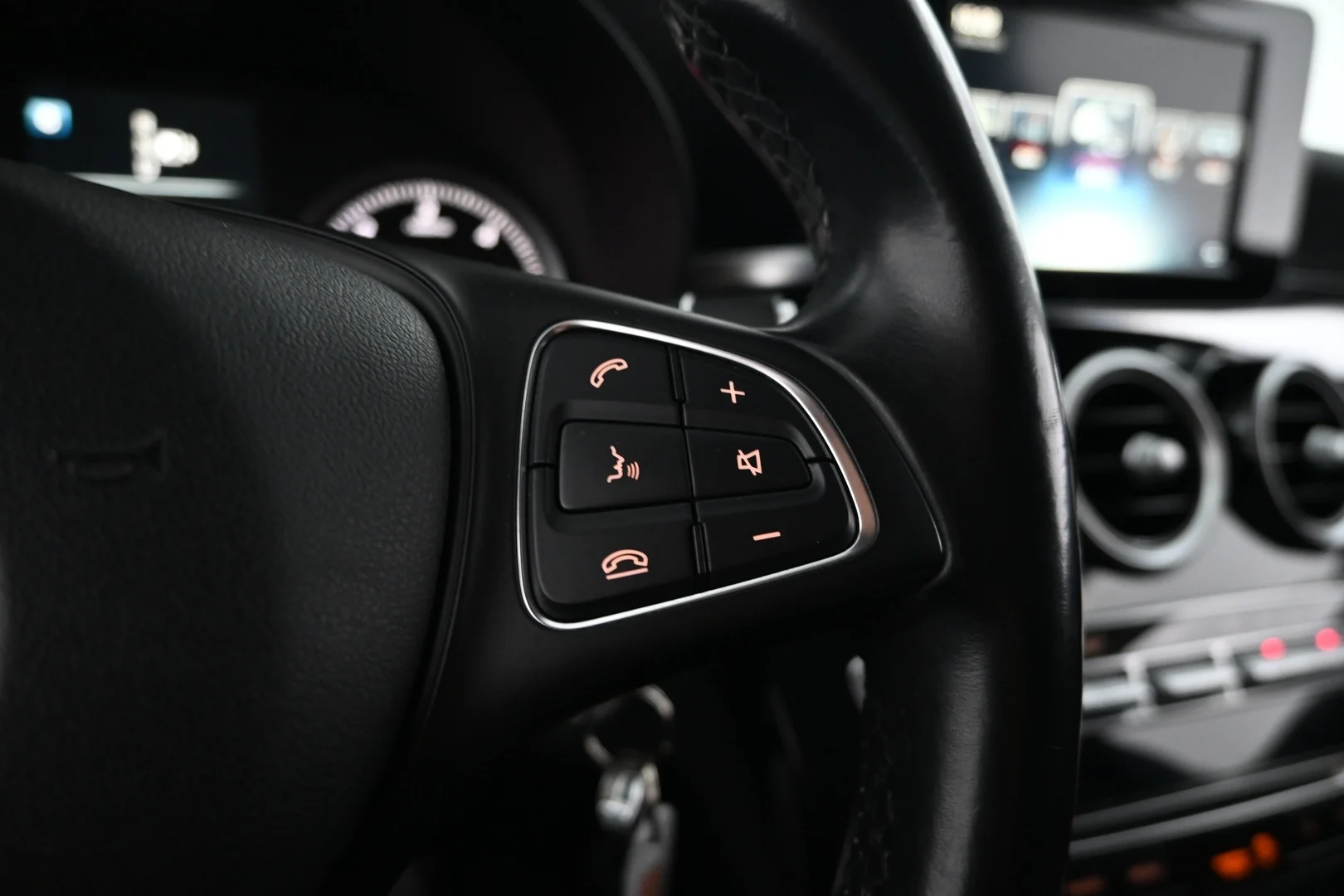 Car Image - 2RDZe9CWTRNtHMzQ1YHiVU