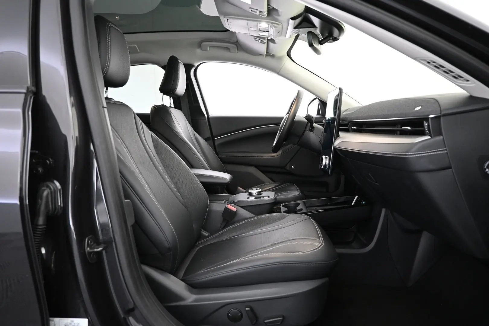 Car Image - 10a7kPofLwFRlh2ixuABI2