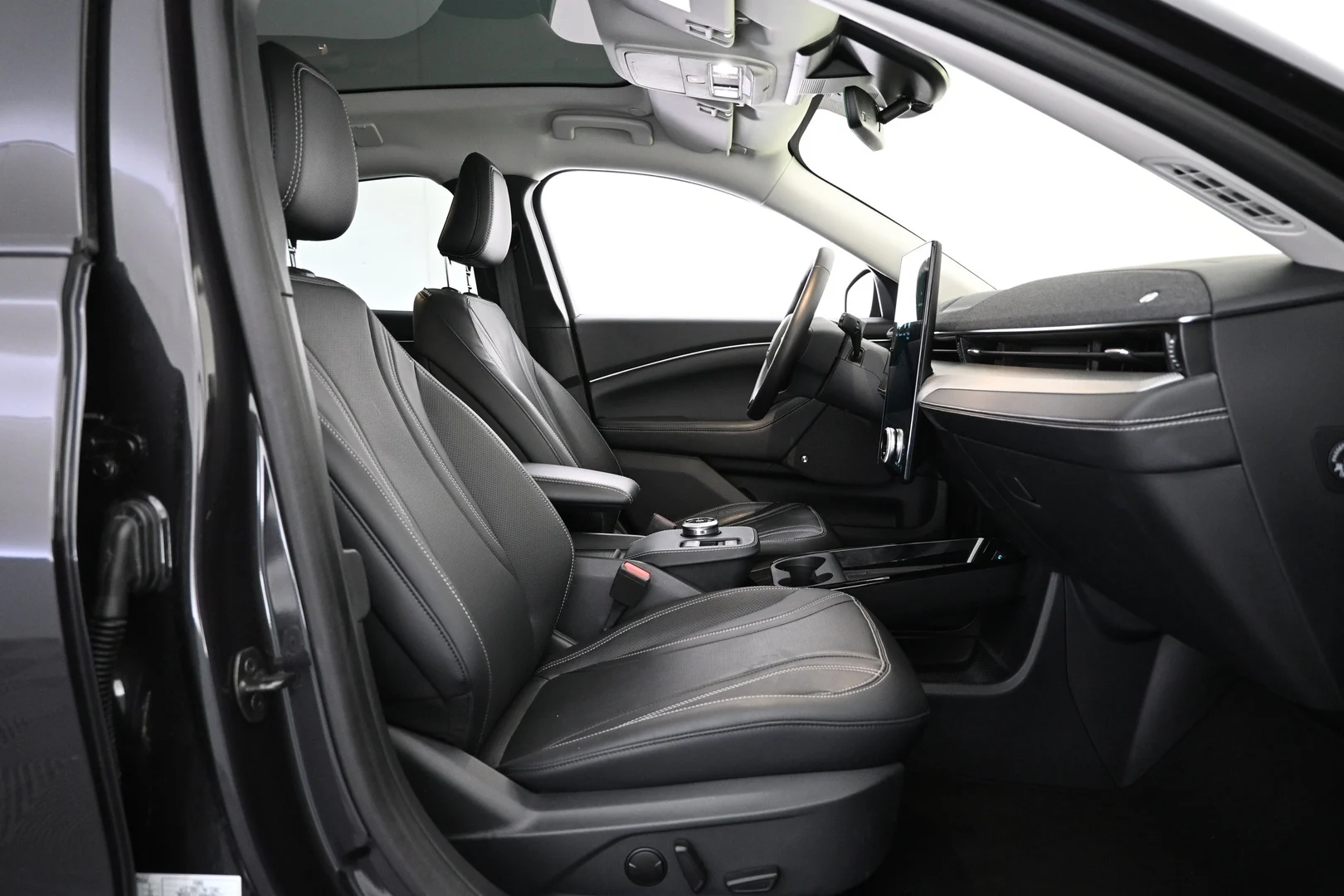 Car Image - 10a7kPofLwFRlh2ixuABI2
