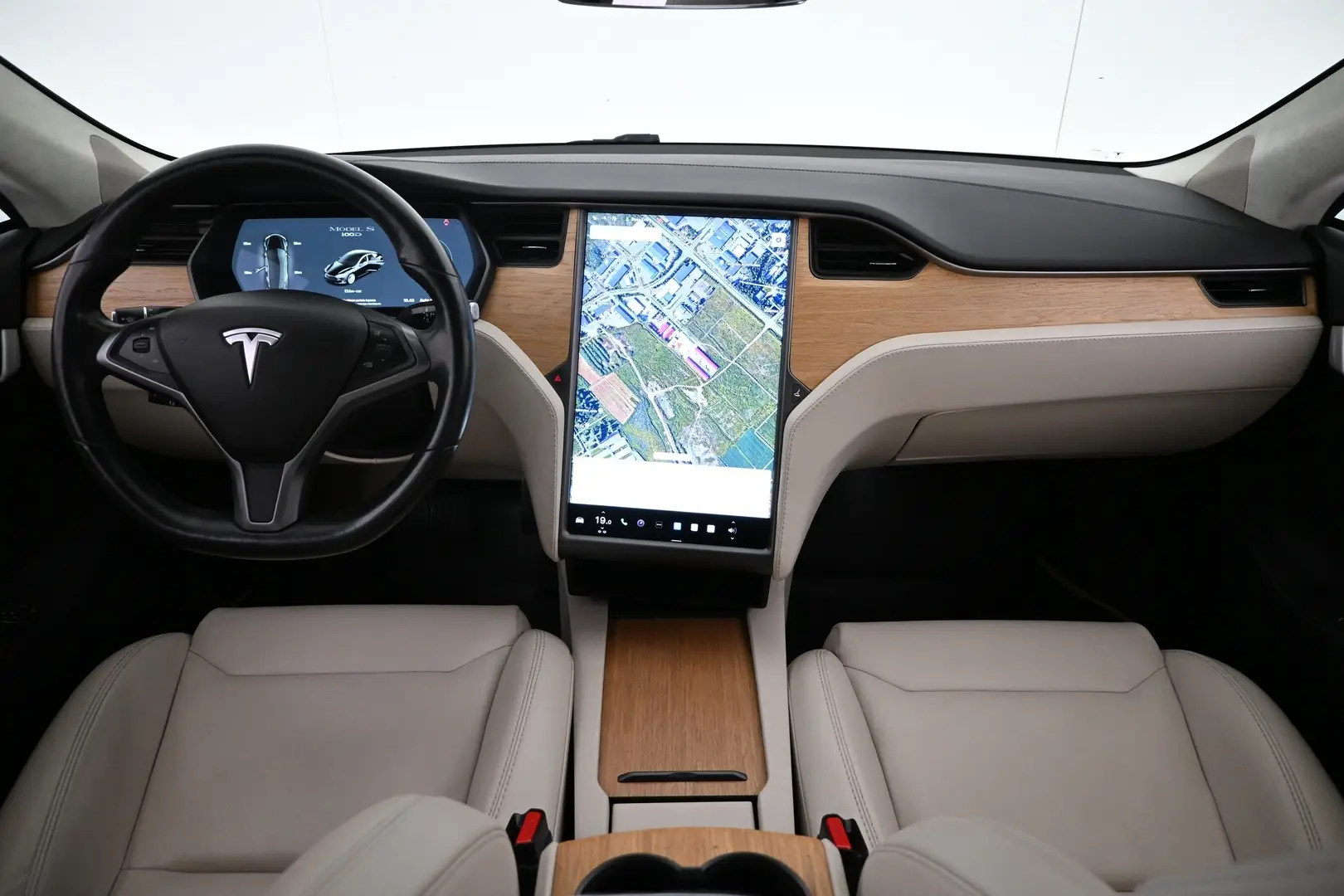 Car Image - 7v5E37ez4iaST2zpj2sleO